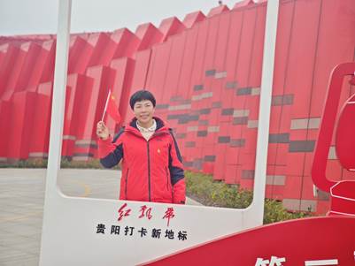 吴成玉（红飘带）