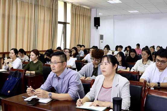 8d90050172d2498e2a1b189bb716c580